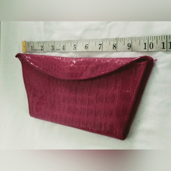 Red Patent Leather Crocodile Asymmetric Wallet - Picture 7 of 7